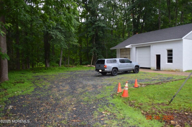 Building Photo - 14 Homestead Ln