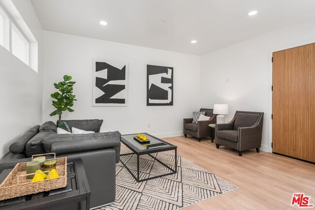 Building Photo - 3643 Helms Ave