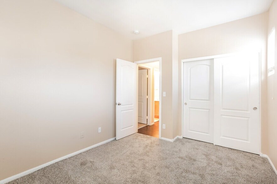 Building Photo - 8577 Peaceful Dreams St