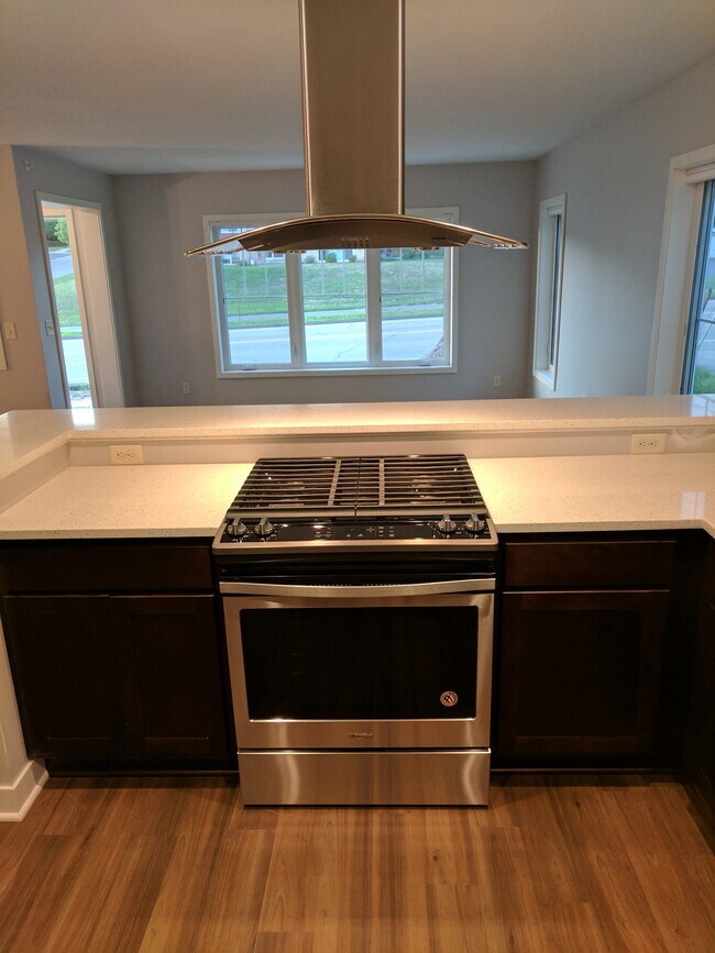 Building Photo - Tripoint Townhomes 220