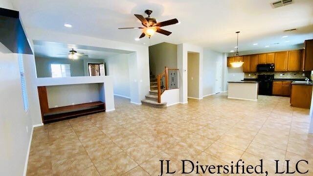 Building Photo - 4081 E Torrey Pines Ln