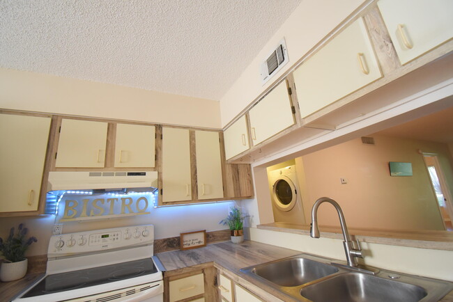 Building Photo - 3130 Millwood Terrace