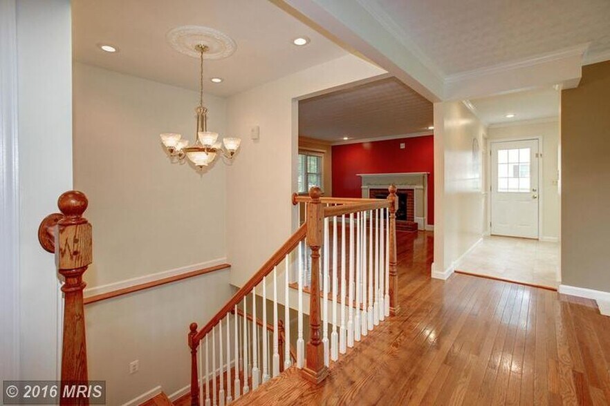 Building Photo - 7805 Howard St