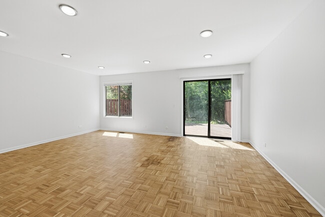 Building Photo - 1542 Anderson Ln