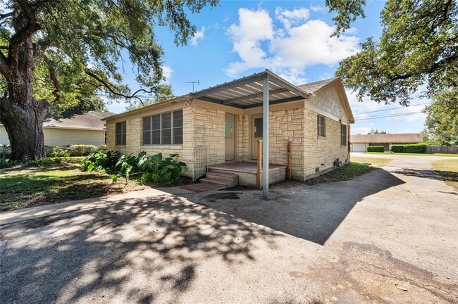 Building Photo - 940 Hardeman St