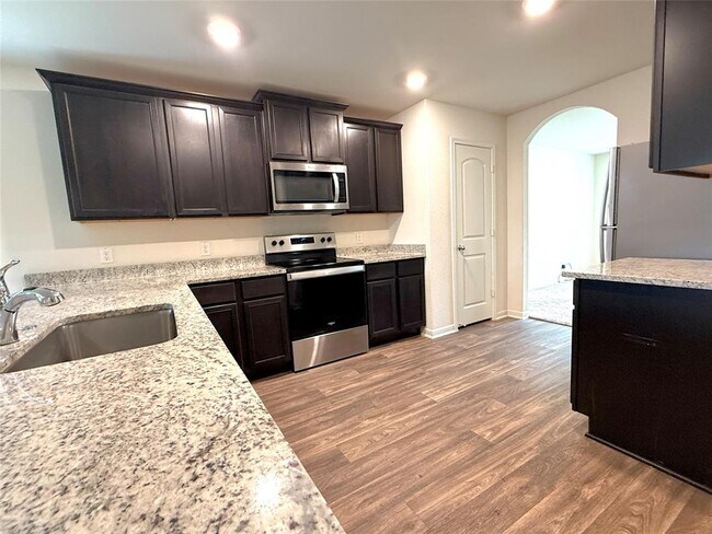 Building Photo - 353 Cres Park Dr