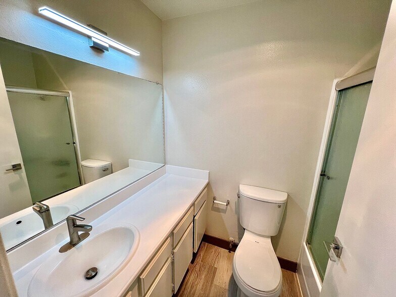 Building Photo - 3715 S Canfield Ave