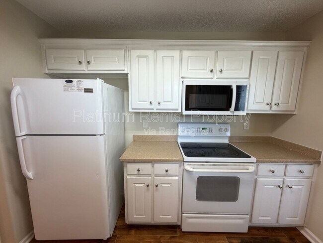 Building Photo - 105 Platte St