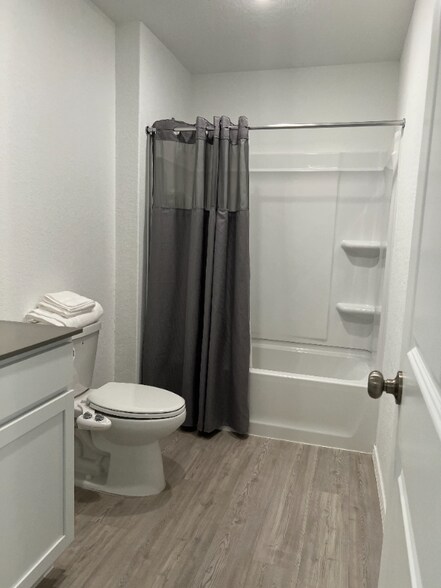 Building Photo - 8615 Astral Pl