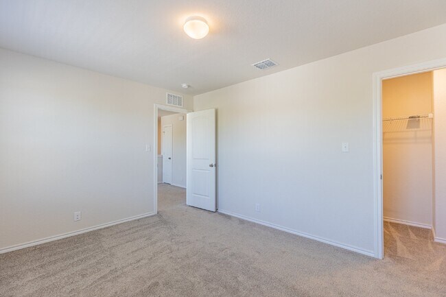 Building Photo - 6806 Prue Rd