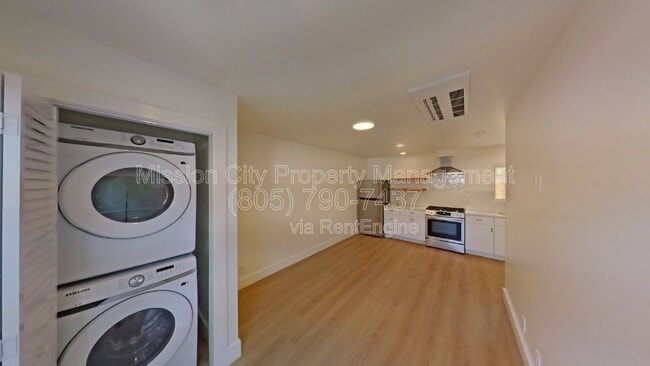 Building Photo - 328 W Pedregosa St