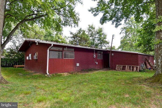 Building Photo - 3415 Gallows Rd