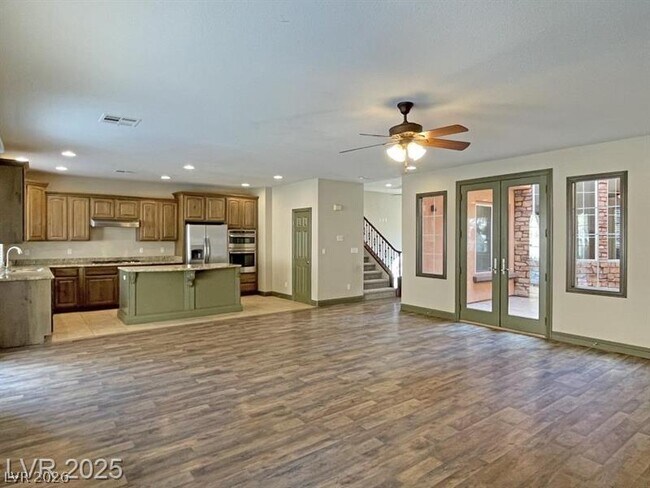 Building Photo - 12048 La Palmera Ave