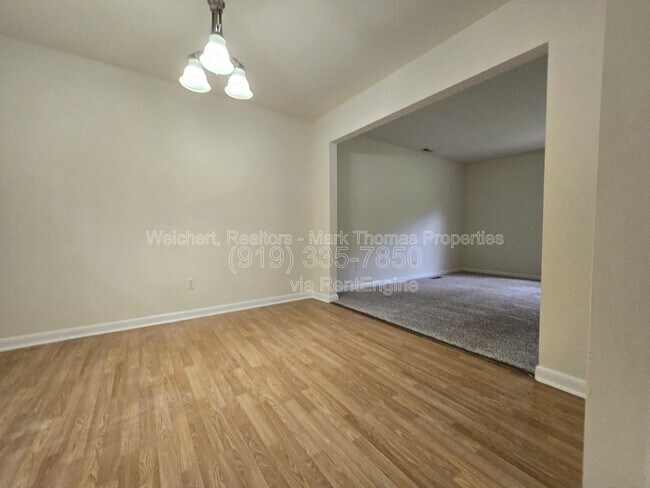 Building Photo - 119 Monterey Ln