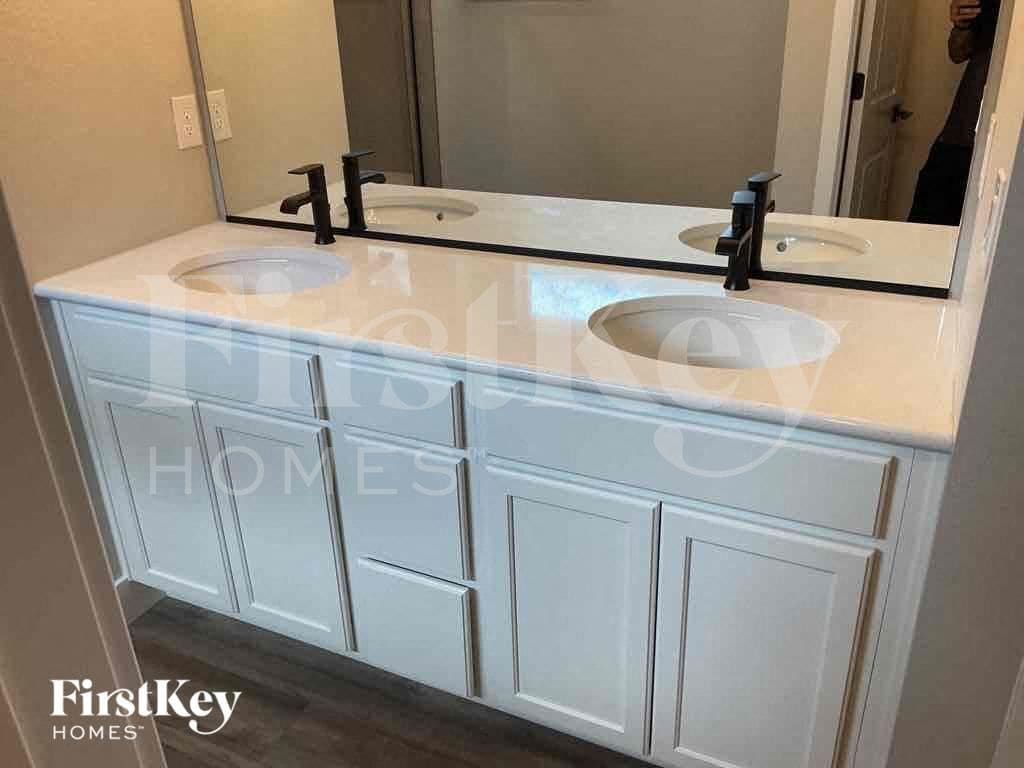 Building Photo - 6907 Akela Ln