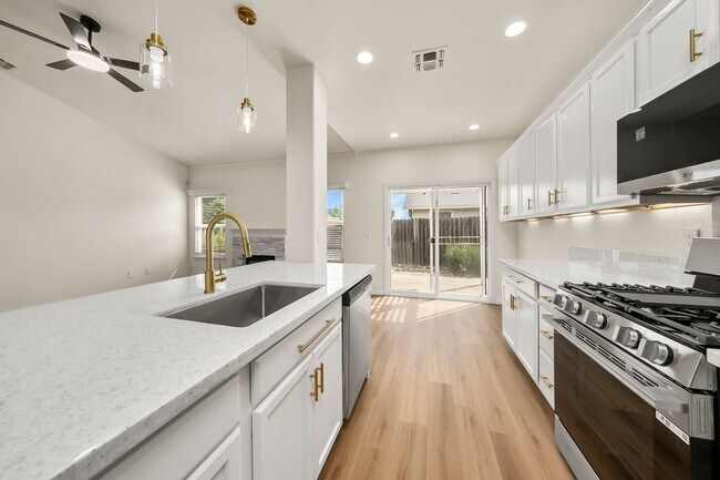 Building Photo - Updated 3-Bed 2 Bath Home – New Kitchen, Flooring & More! $3,400/mo