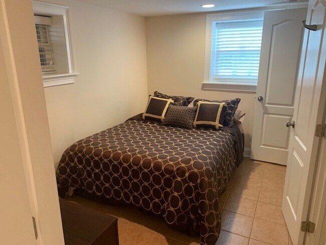 Building Photo - Petworth Stunner with Garage