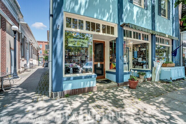 Building Photo - 180 Whitefield Ave