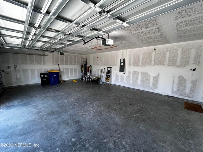 Building Photo - 12571 Russian Olive Rd