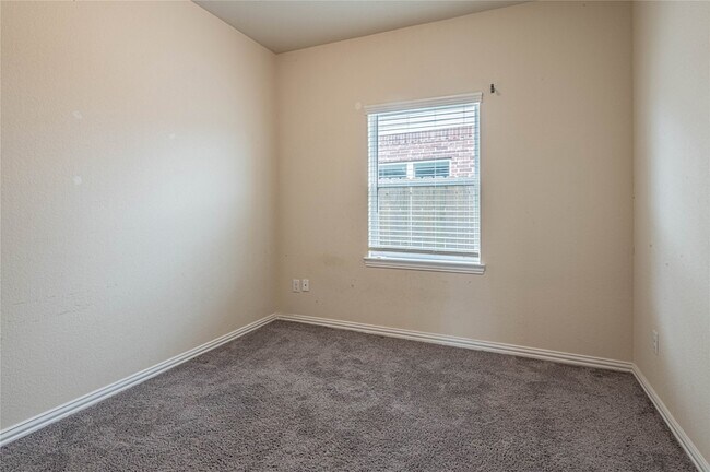 Building Photo - 21263 Lucknow Ln