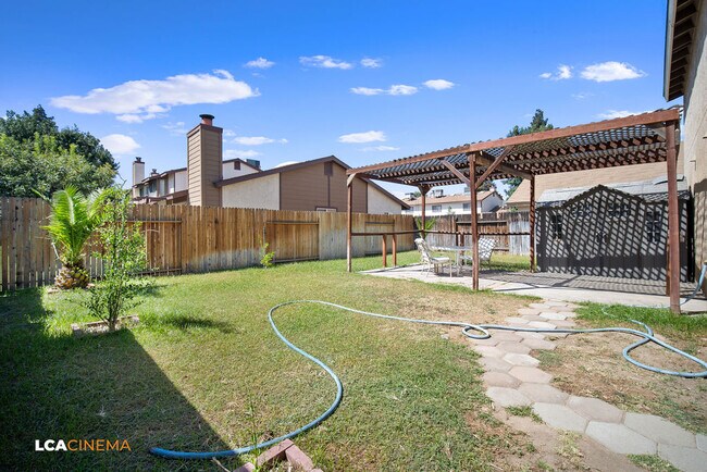 Building Photo - 3521 Starwood Ln