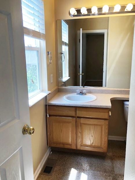 Building Photo - 3 br, 2.5 bath House - 2242 Jeanette Way