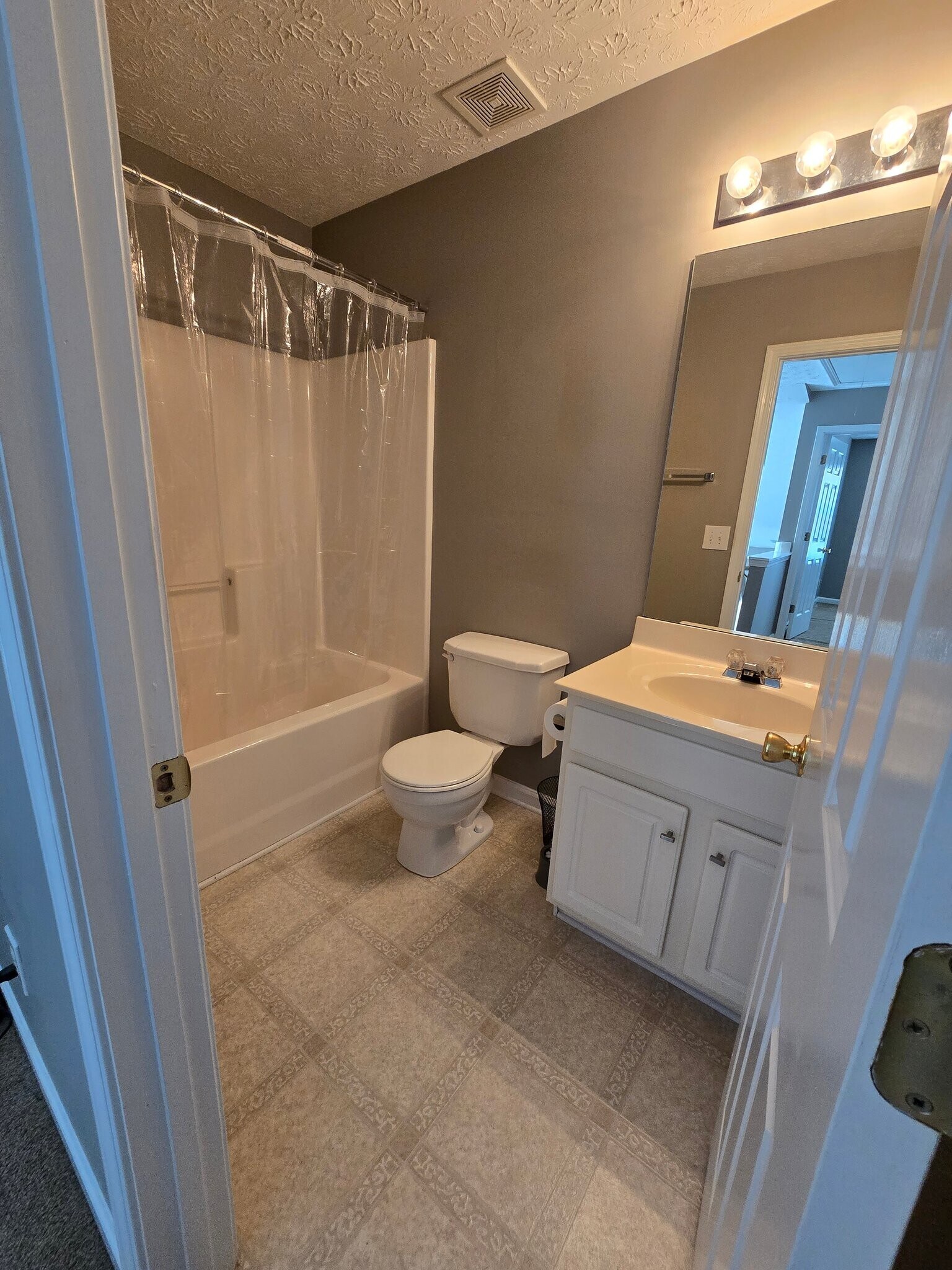 Building Photo - 231 Windcroft Ln NW