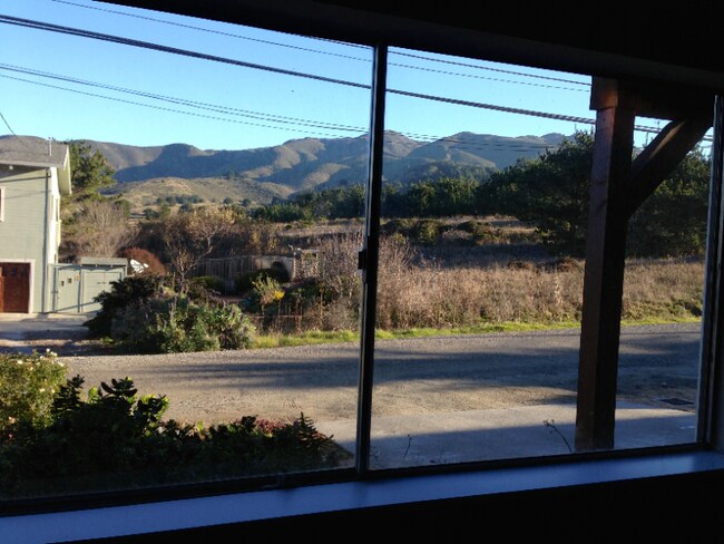 Building Photo - 330 2nd St