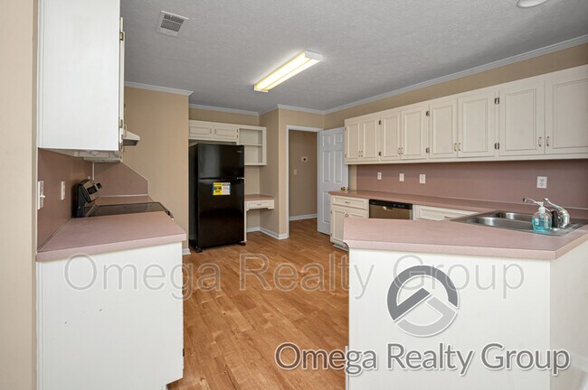 Building Photo - 536 Deer Path
