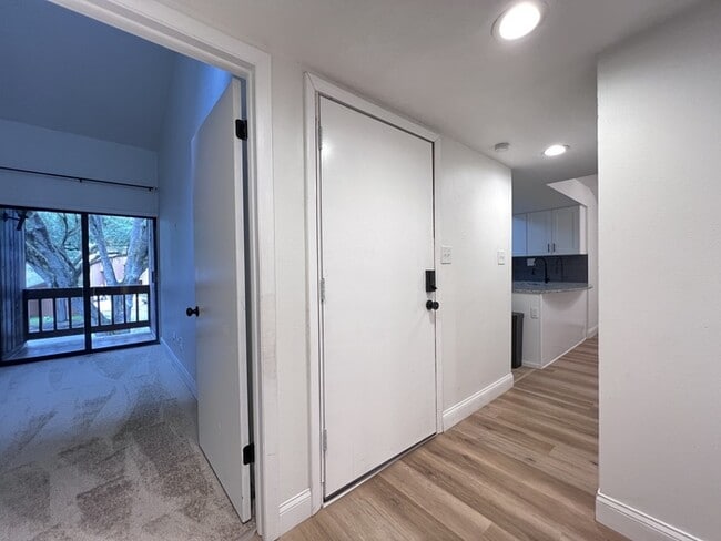 Building Photo - Desirable Sodo District, this spacious 2 b...