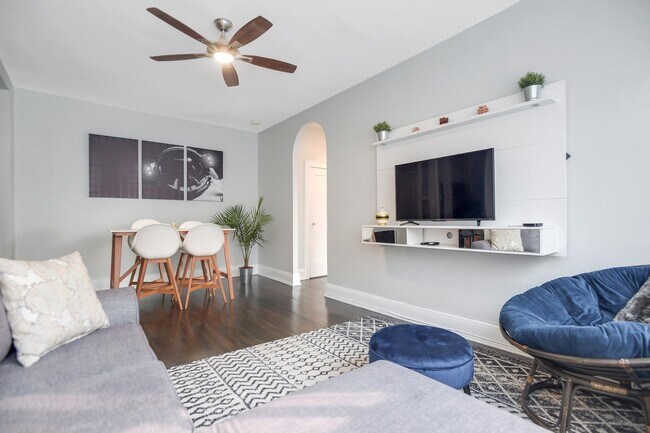 Building Photo - 148 37th St