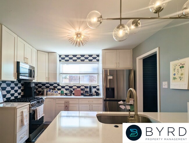 Building Photo - 4209 West End Dr