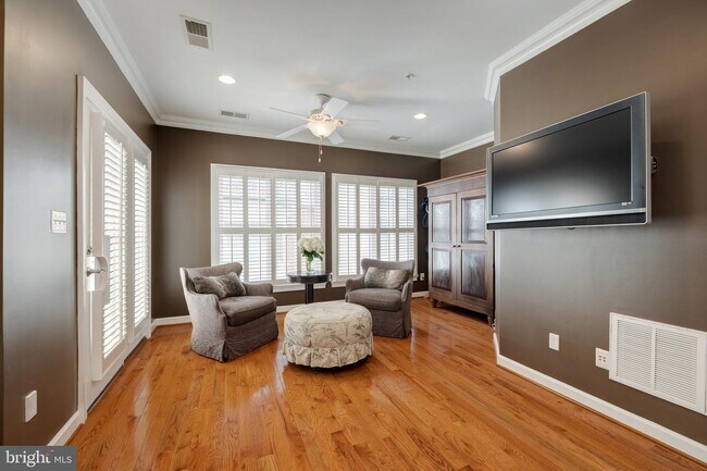 Building Photo - 712 Bracey Ln