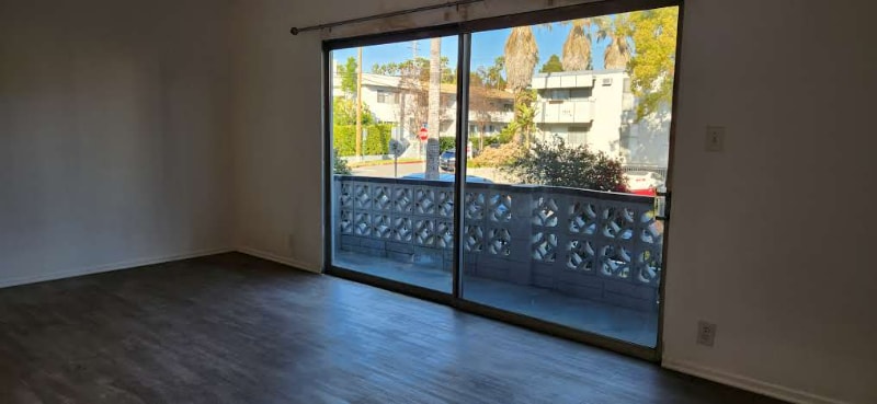 Building Photo - 545 Hayworth Ave