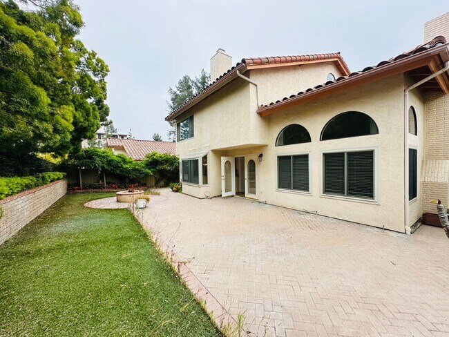 Building Photo - Luxury remodeled 4 bedroom, 3 bath in prime central location!