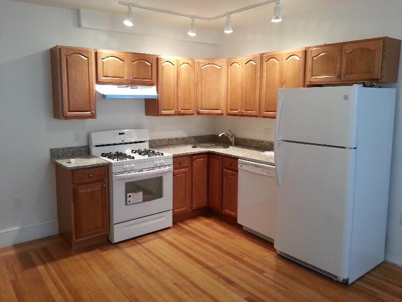 1615 Comm #17 - 1619 Commonwealth Ave