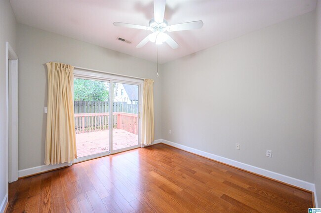 Building Photo - 1525 Jacobs Cir