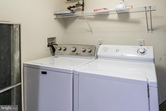 Building Photo - 12251 Roundwood Rd