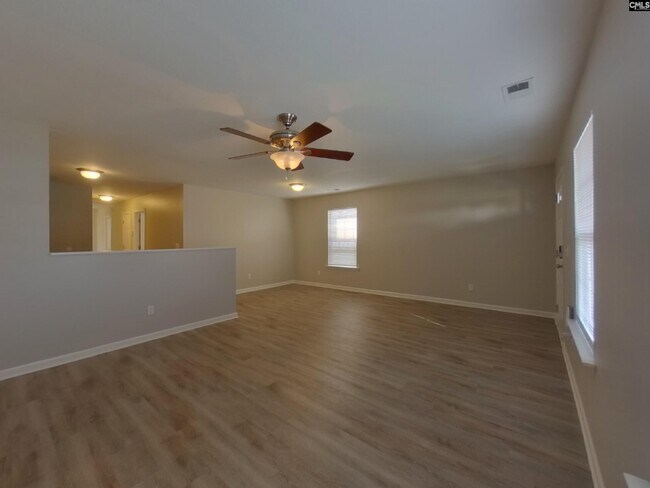Building Photo - 226 Blazer Dr
