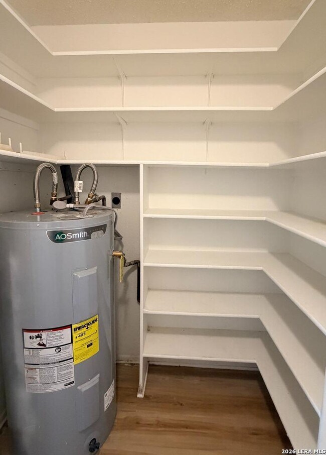 Building Photo - 9202 Roquefort