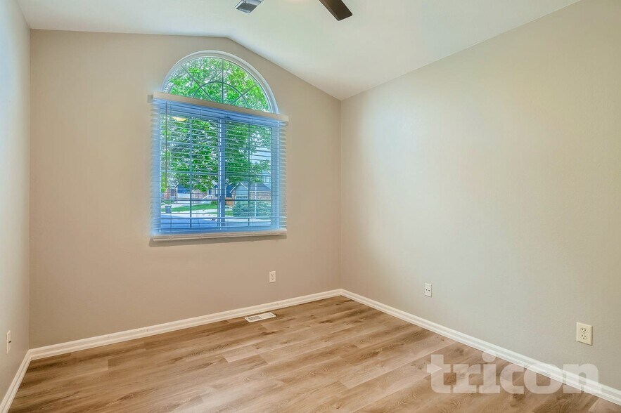 Building Photo - 5704 W 16th St Ln