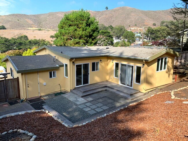 Building Photo - 450 Loma Vista Terrace
