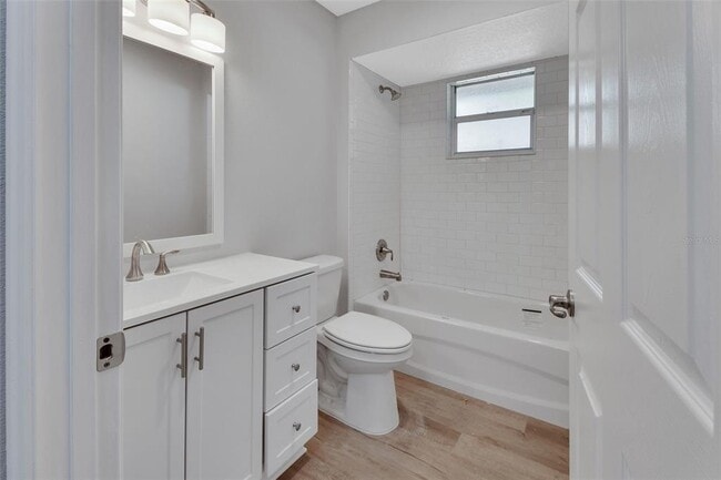 Building Photo - 2410 S Glen Eagles Dr