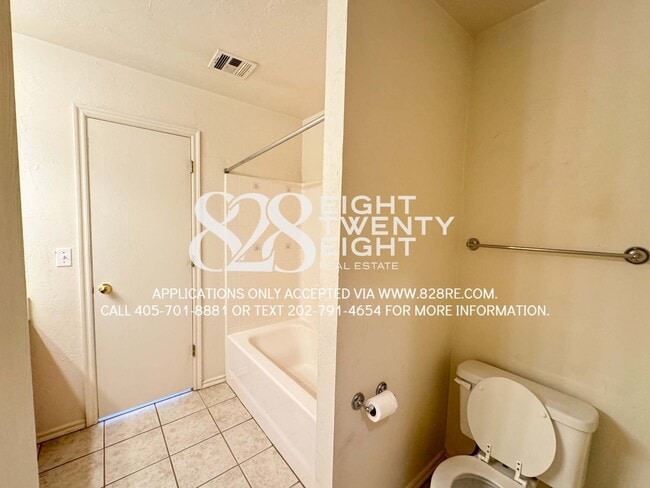 Building Photo - 1919 Leeds Ln