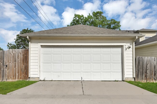 Building Photo - 935 Verde Trails Dr