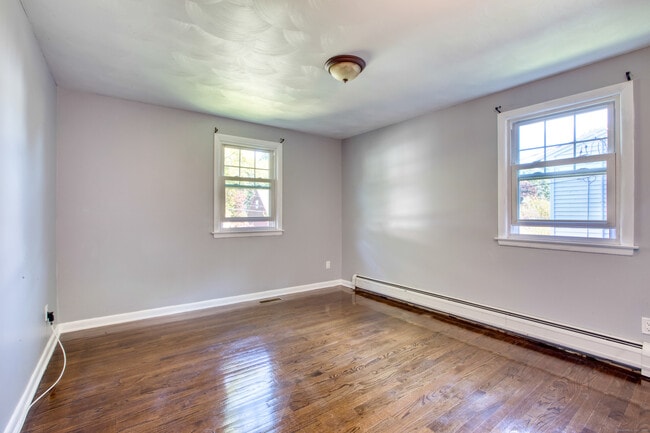 Building Photo - 171 Newell Ave