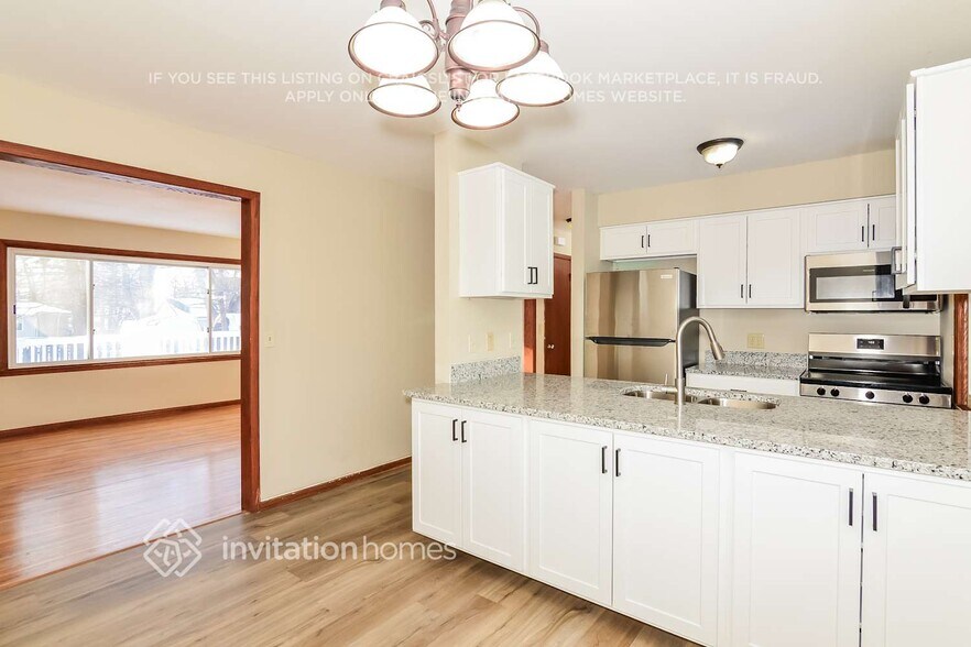 Building Photo - 124 Oakwood Rd