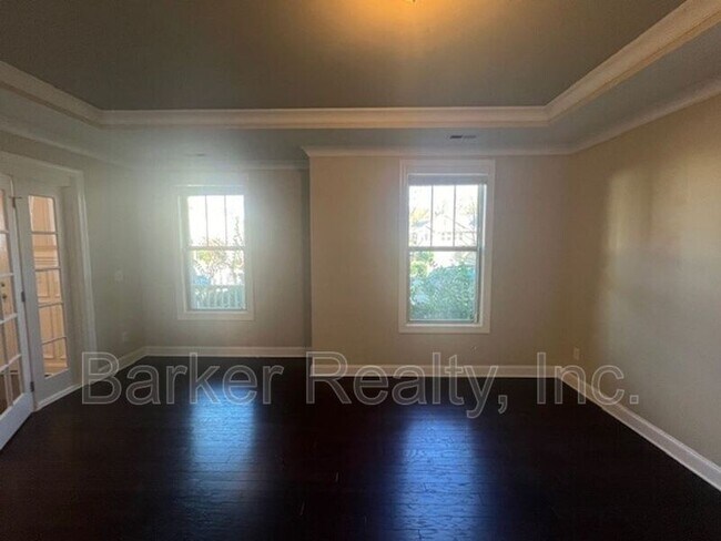 Building Photo - 324 Matilda Pl