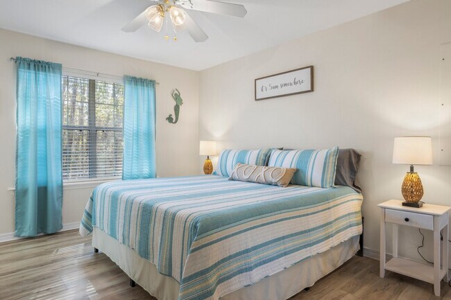 Building Photo - 309 Julia St