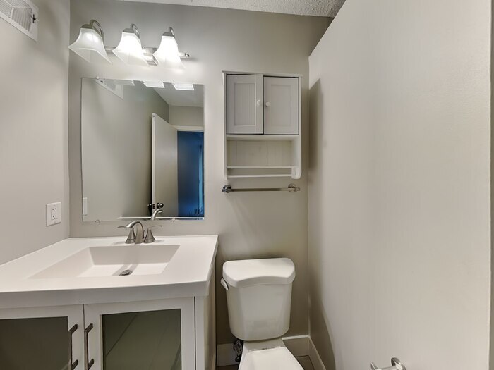 Building Photo - 8525 Ivywood Ave S